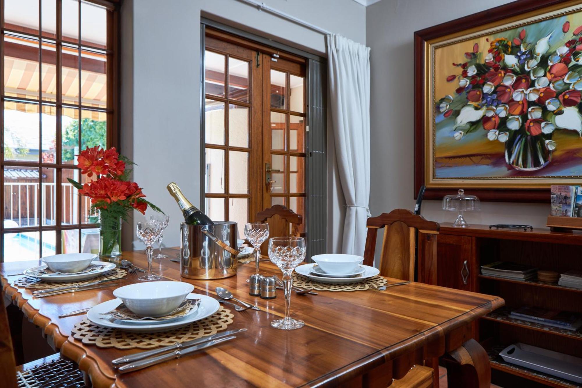Meerendal Cottage-Affordable Luxury-Private Garden With Pool & Hot Tub Cape Town Luaran gambar