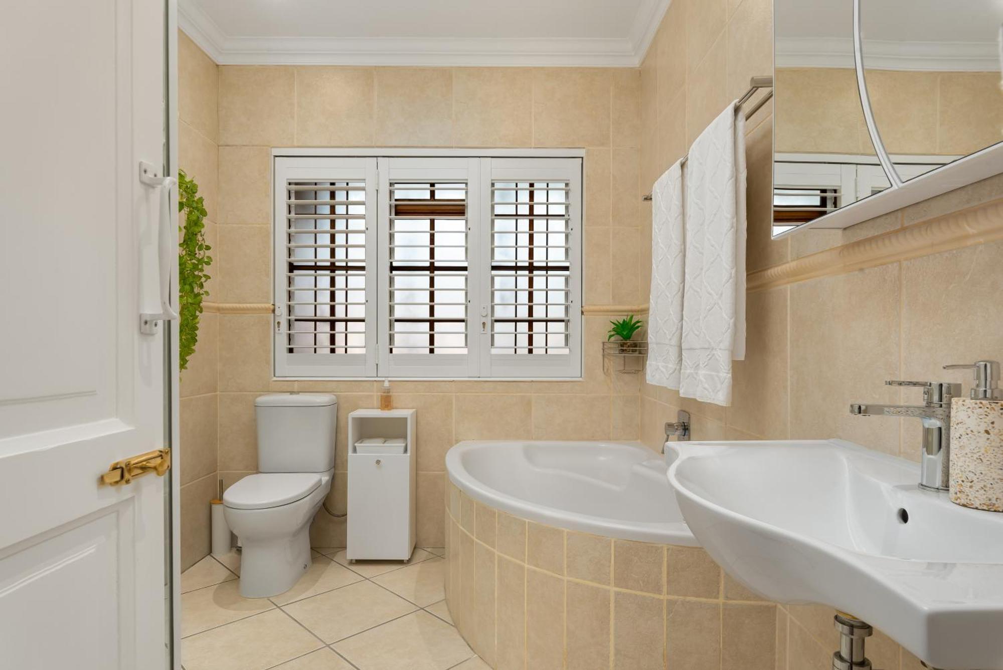 Meerendal Cottage-Affordable Luxury-Private Garden With Pool & Hot Tub Cape Town Luaran gambar